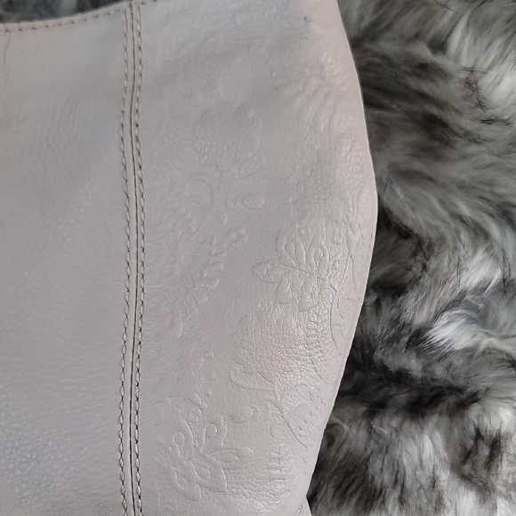 The Sak Cream Shoulder Bag - Picture 6 of 16